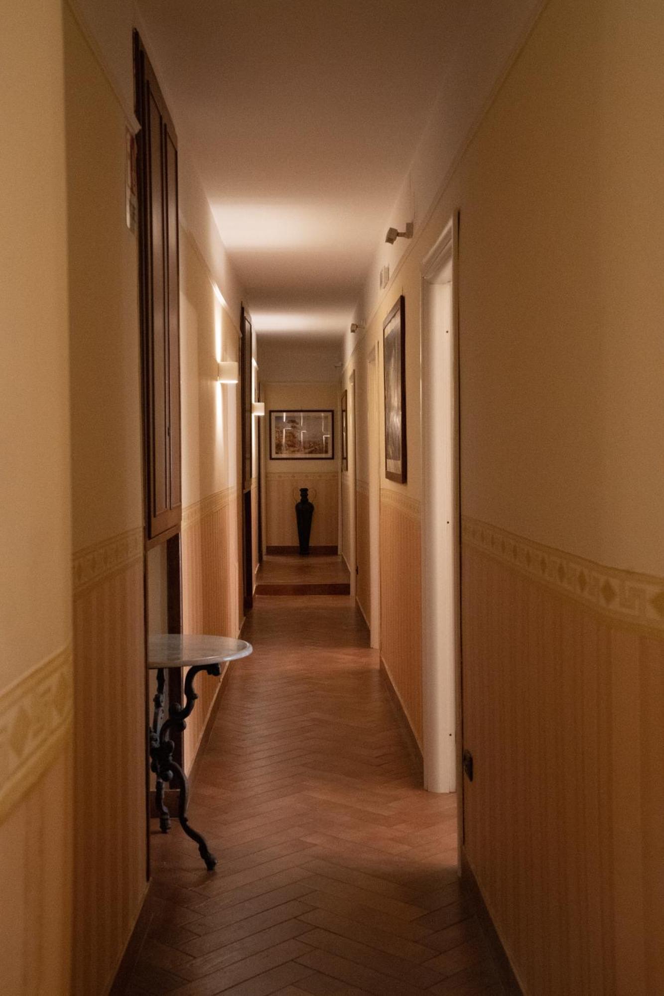 B&B Conte Cavour Napoli Eksteriør bilde