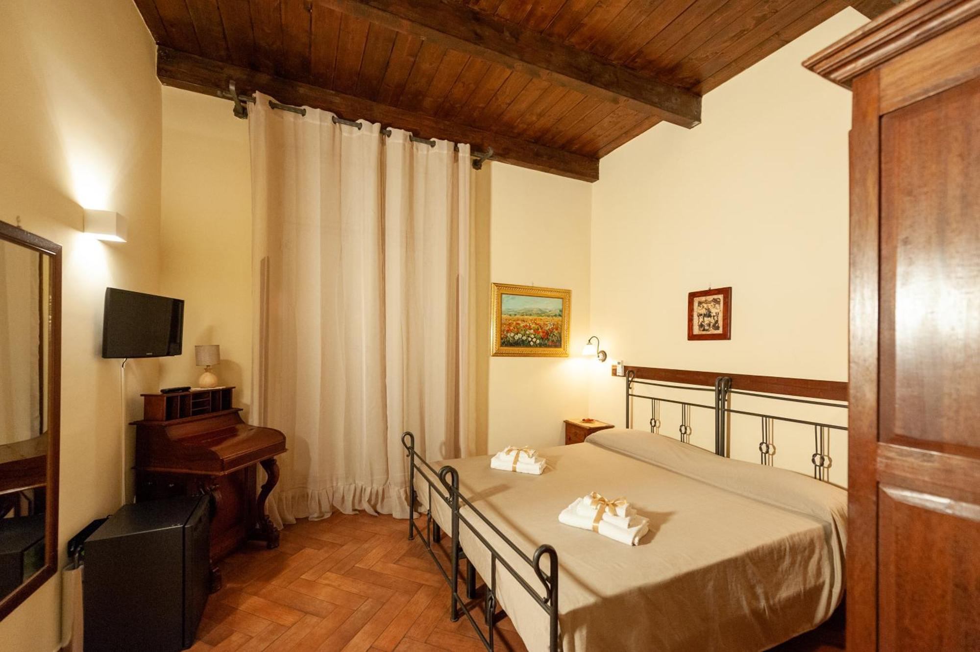 B&B Conte Cavour Napoli Eksteriør bilde