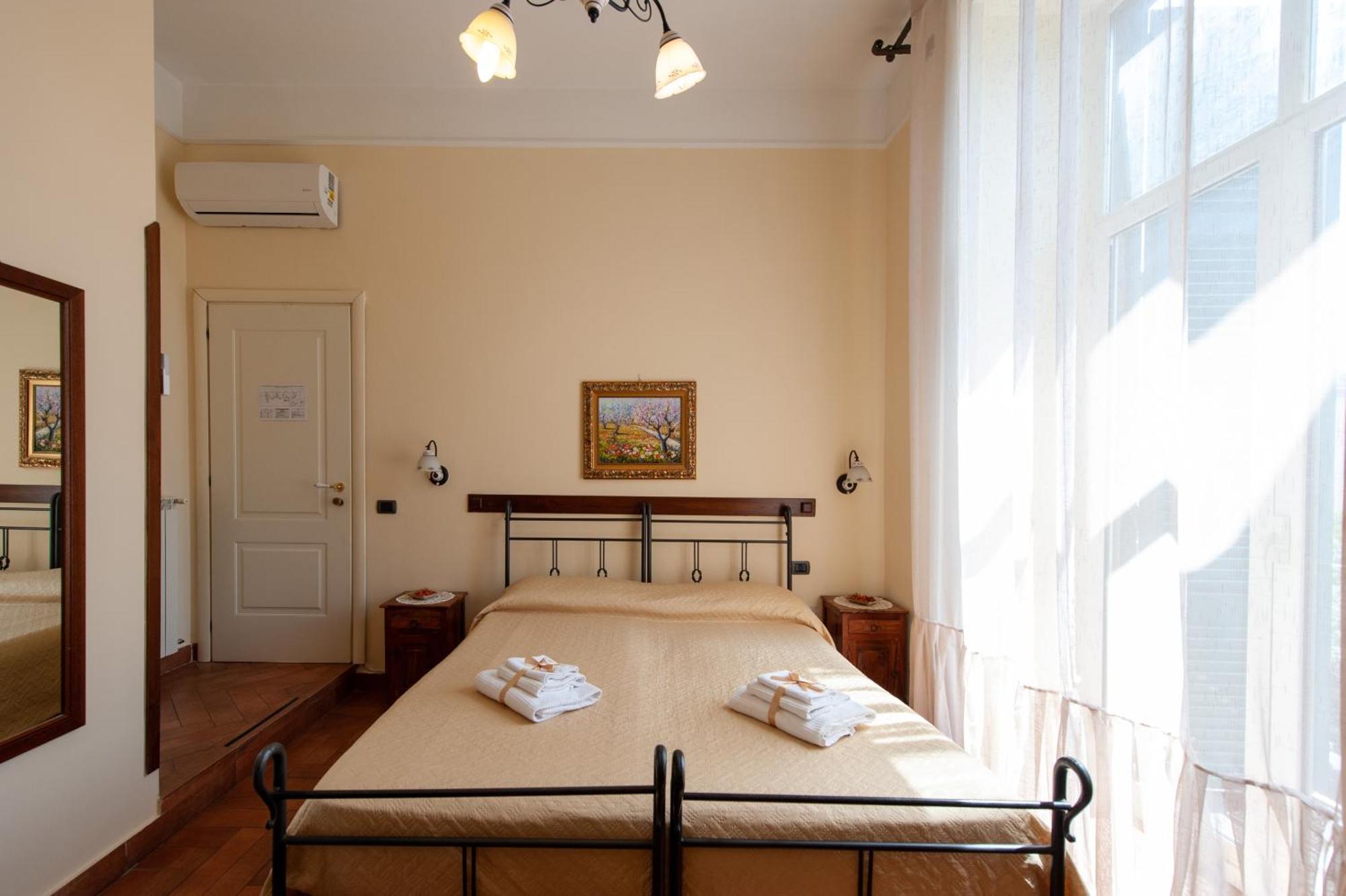 B&B Conte Cavour Napoli Eksteriør bilde