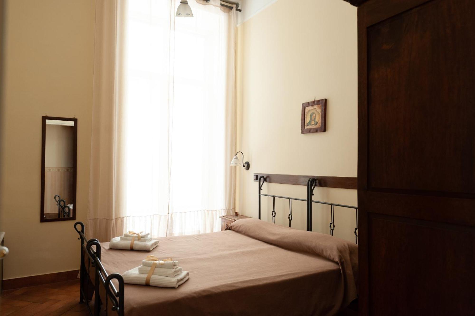 B&B Conte Cavour Napoli Eksteriør bilde