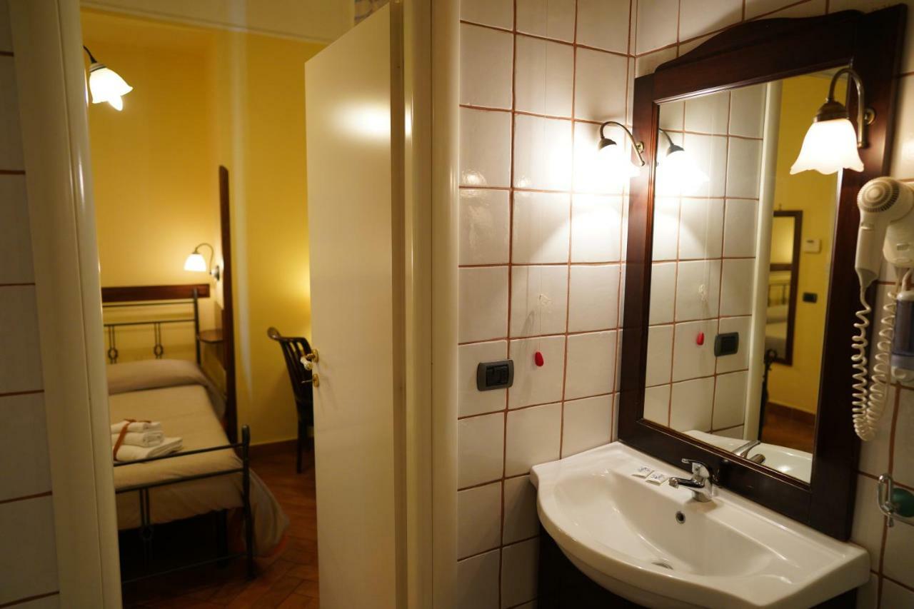B&B Conte Cavour Napoli Eksteriør bilde