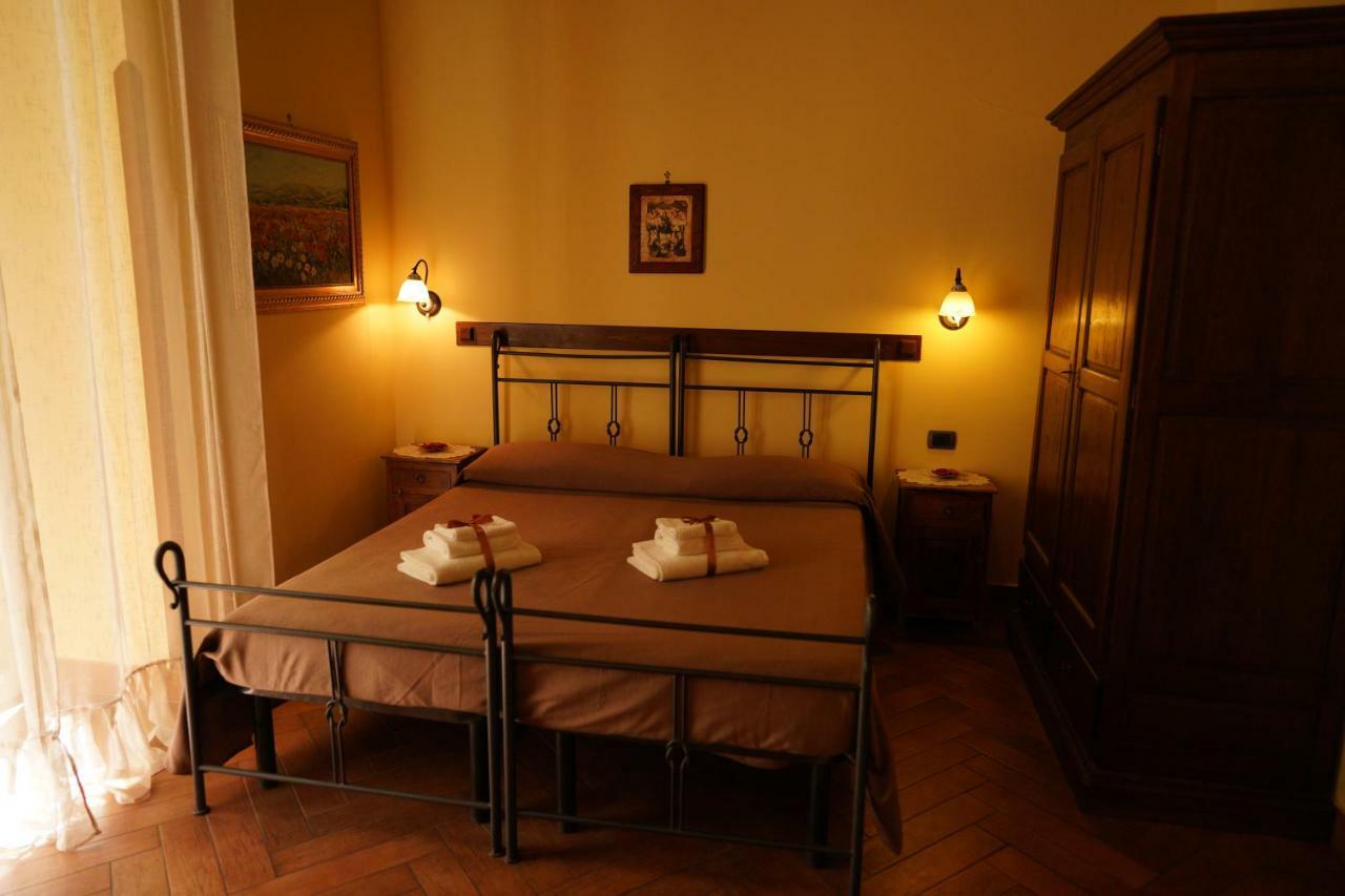 B&B Conte Cavour Napoli Eksteriør bilde