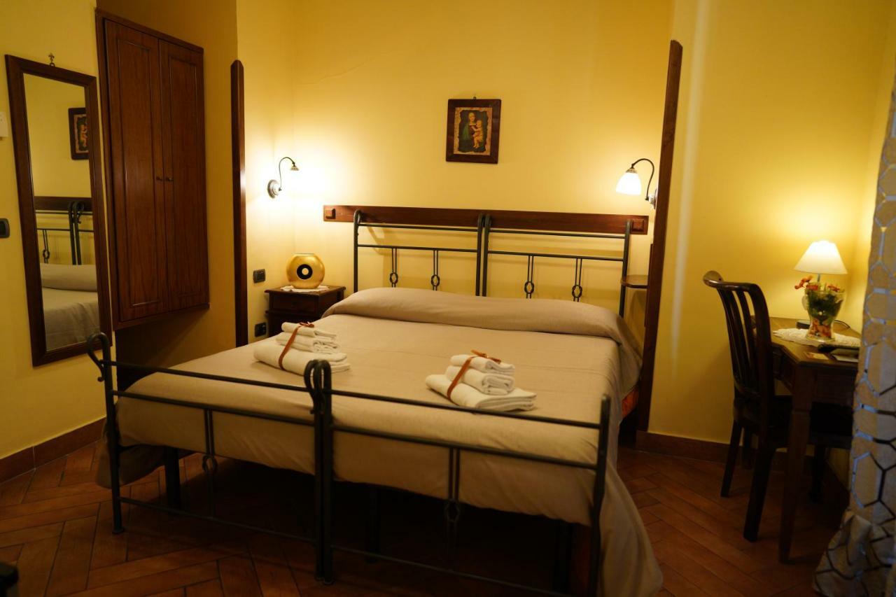B&B Conte Cavour Napoli Eksteriør bilde