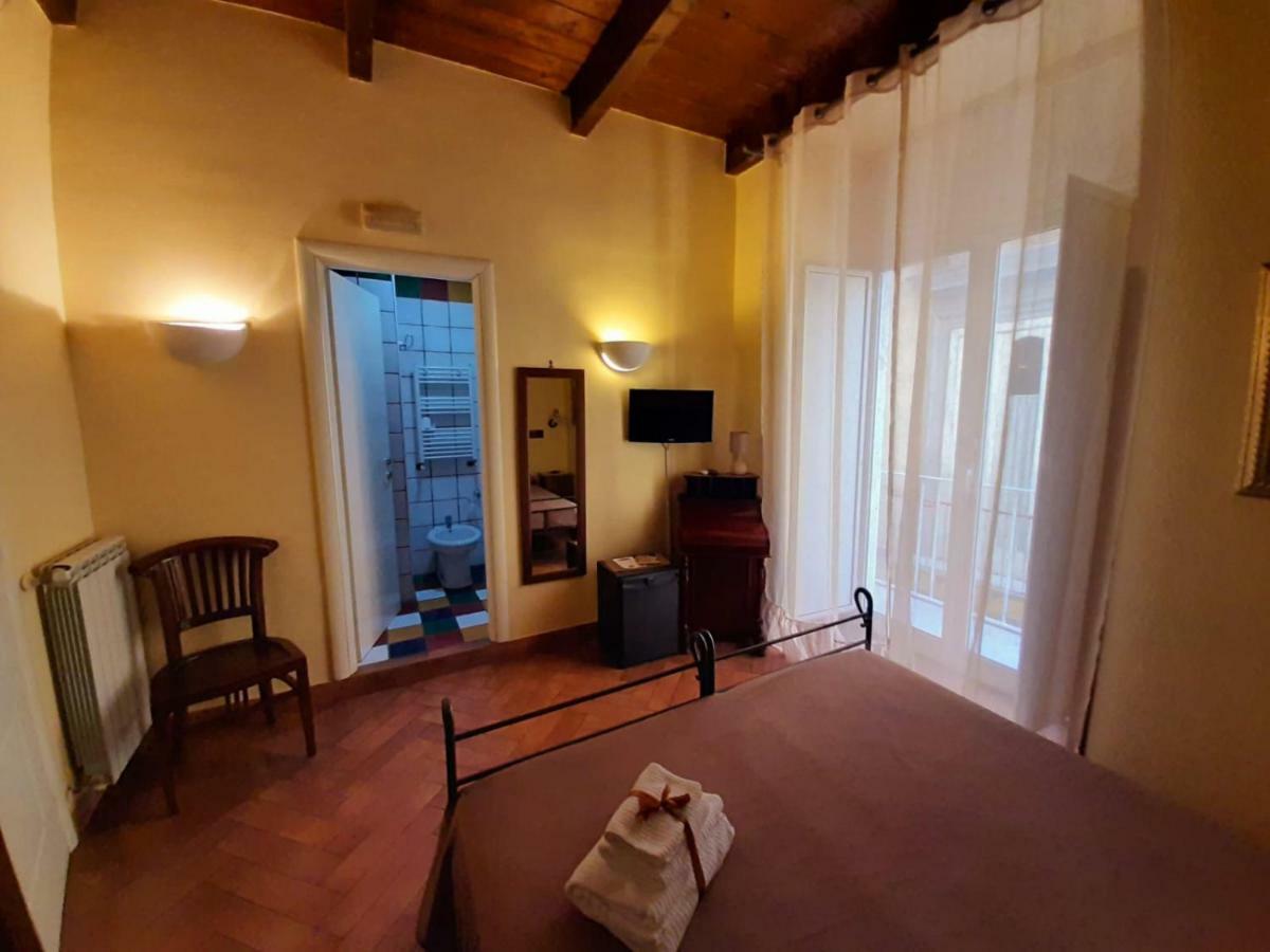 B&B Conte Cavour Napoli Eksteriør bilde