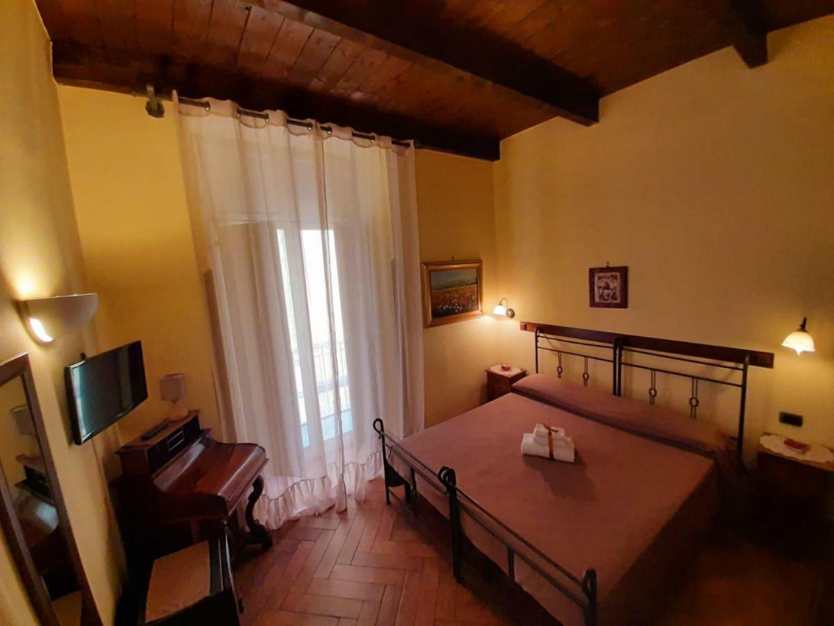 B&B Conte Cavour Napoli Eksteriør bilde